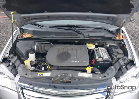 2013 Chrysler Town & Country Limited z USA, uszkodzony, nr VIN 2C4RC1GG5DR615002